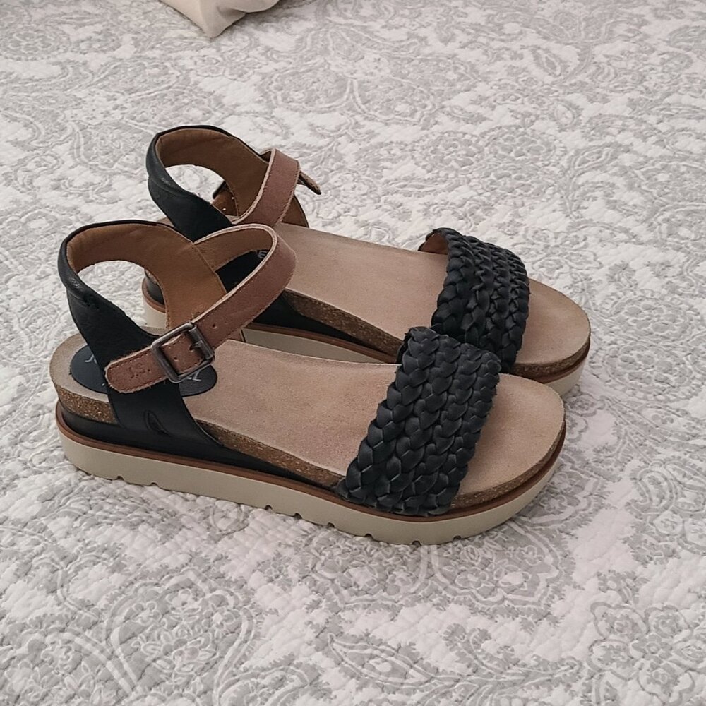 JOSEF SEIBEL NAVY BLUE AND BEIGE LEATHER PLATFORM SANDLES WHITE SOLE SIZE 39 EU